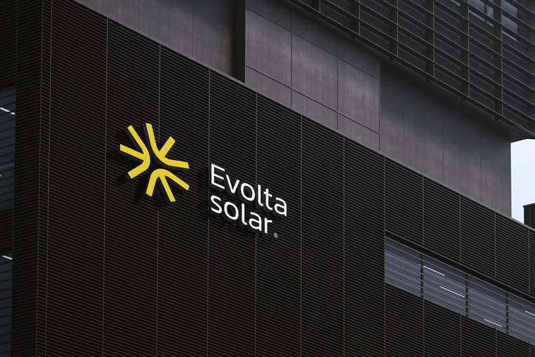 企業(yè)logo色彩系統(tǒng)的運(yùn)用也頗具巧思.png 企業(yè)logo色彩系統(tǒng)的運(yùn)用也頗具巧思.png